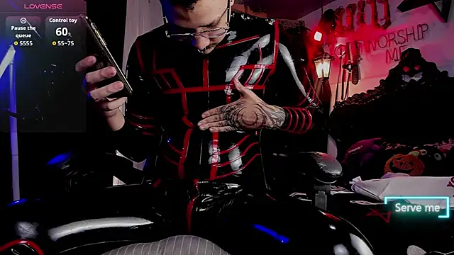 Snapshot of allanhurtss chatting on 11-19-25, 04:51 allanhurtss online show from 11-19-25, 04:51