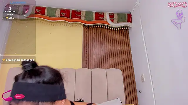 EmmyCruzZ online show from 02-12-25, 10:35