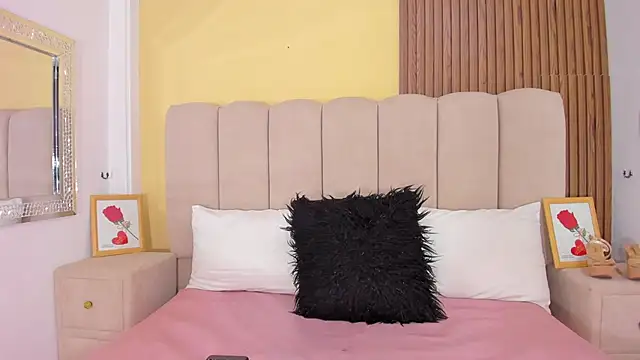 EmmyCruzZ online show from 02-28-25, 04:21