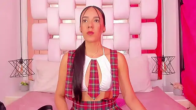 EmmyCruzZ online show from 11-30-25, 06:23