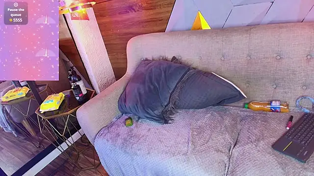 Snapshot of sarah_banks1 chatting on 02-19-25, 10:20 sarah banks1 online show from 02-19-25, 10:20