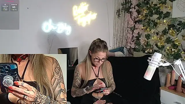 Snapshot of Tatjana_Sue chatting on 12-02-24, 07:49 Tatjana Sue online show from 12-02-24, 07:49