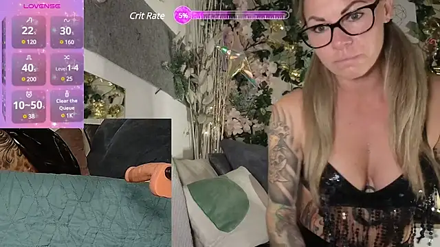 Snapshot of Tatjana_Sue chatting on 01-01-25, 04:07 Tatjana Sue online show from 01-01-25, 04:07