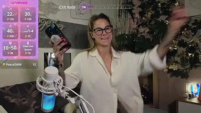 Snapshot of Tatjana_Sue chatting on 01-22-25, 08:06 Tatjana Sue online show from 01-22-25, 08:06