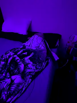 Snapshot of bdsm4u chatting on 12-16-25, 01:43 bdsm4u online show from 12-16-25, 01:43