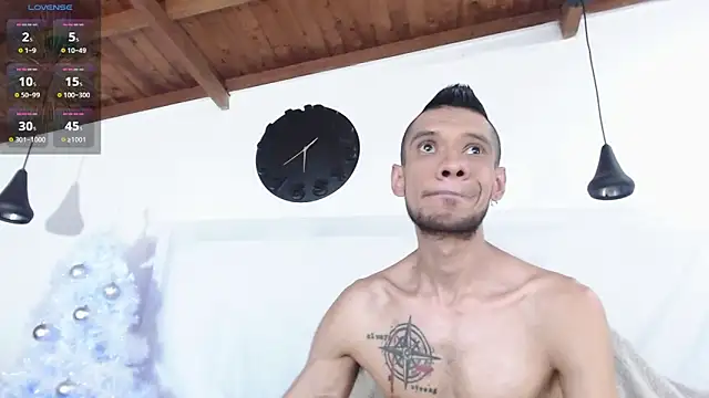 Snapshot of BIGZEHUZ chatting on 12-05-24, 08:22 BIGZEHUZ online show from 12-05-24, 08:22