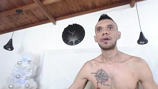 Snapshot of BIGZEHUZ chatting on 12-24-24, 01:59 BIGZEHUZ online show from 12-24-24, 01:59