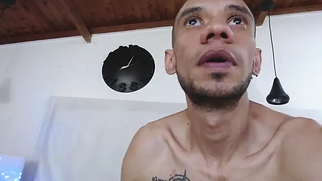 Snapshot of BIGZEHUZ chatting on 01-25-25, 02:25 BIGZEHUZ online show from 01-25-25, 02:25