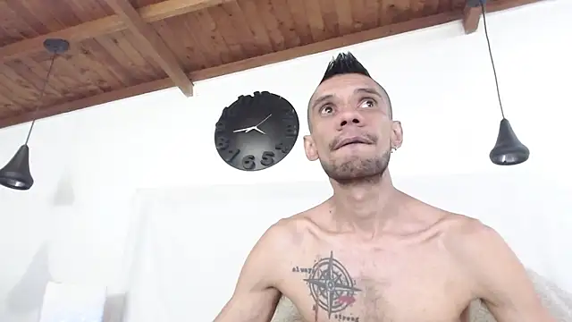 Snapshot of BIGZEHUZ chatting on 02-03-25, 02:03 BIGZEHUZ online show from 02-03-25, 02:03