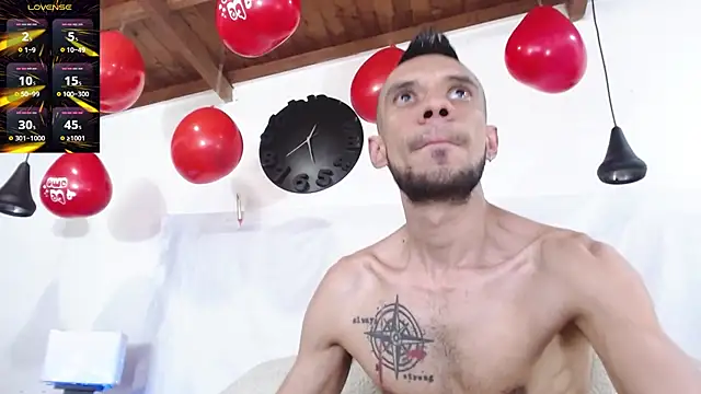 Snapshot of BIGZEHUZ chatting on 02-15-25, 07:49 BIGZEHUZ online show from 02-15-25, 07:49