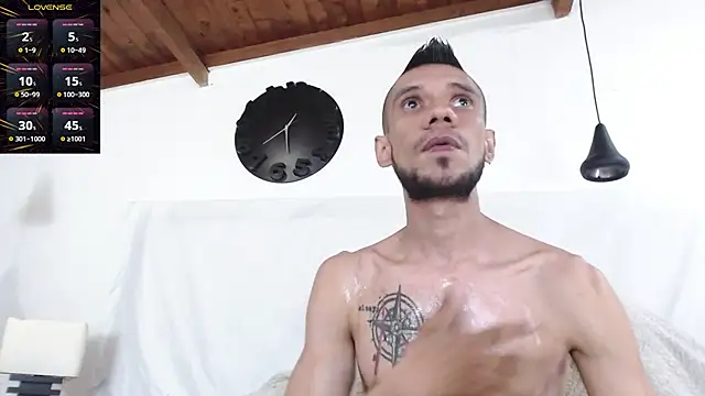 Snapshot of BIGZEHUZ chatting on 02-18-25, 03:53 BIGZEHUZ online show from 02-18-25, 03:53