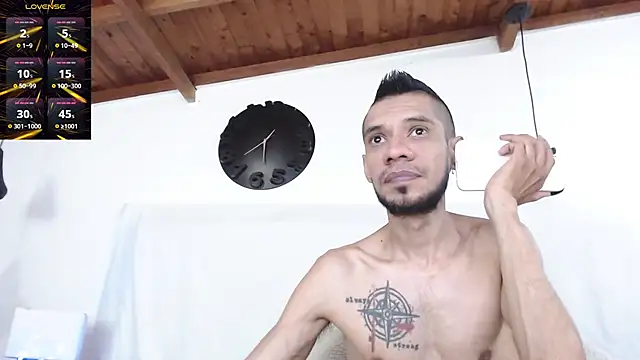 Snapshot of BIGZEHUZ chatting on 02-21-25, 12:16 BIGZEHUZ online show from 02-21-25, 12:16