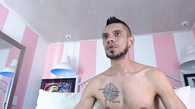 Snapshot of BIGZEHUZ chatting on 03-10-25, 10:15 BIGZEHUZ online show from 03-10-25, 10:15