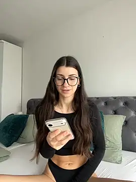 Wildberry  online show from 04-11-26, 07:02