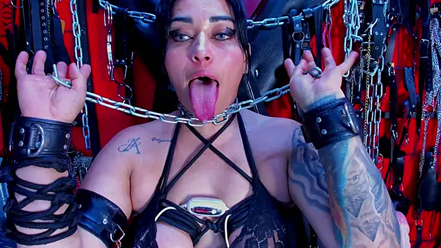 Snapshot of sadistic_aradia chatting on 02-13-25, 03:29 sadistic aradia online show from 02-13-25, 03:29