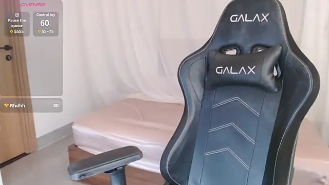 Lin SiYee online show from 03-06-25, 04:41