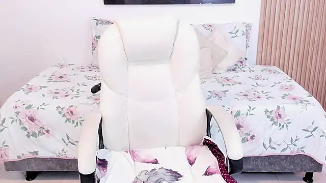  Lakshmi hotx online show from 11-05-25, 07:03