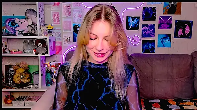 Maria Hunt online show from 12-11-24, 02:52