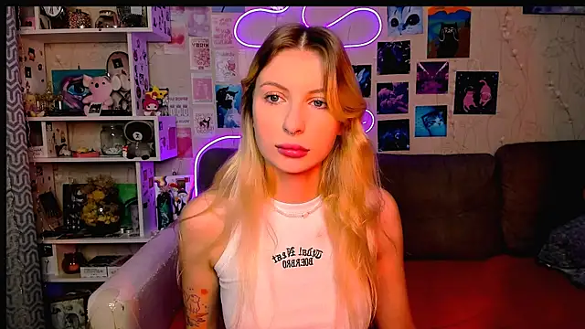 Maria Hunt online show from 12-13-24, 02:32