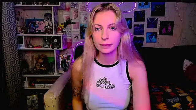 Maria Hunt online show from 12-19-24, 03:29