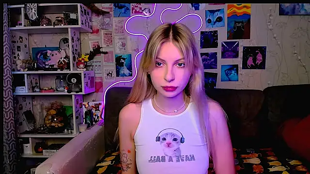 Maria Hunt online show from 12-20-24, 03:14