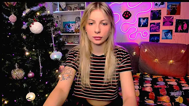 Maria Hunt online show from 12-28-24, 03:47