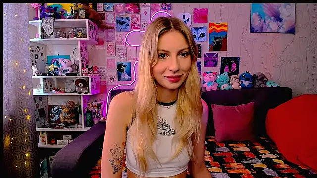 Maria Hunt online show from 02-18-25, 04:37