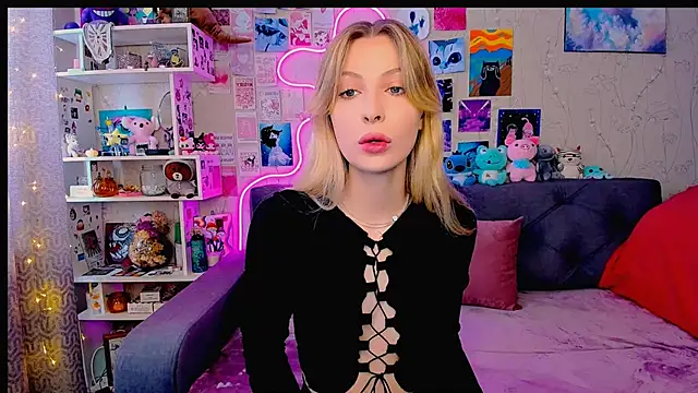 Maria Hunt online show from 02-27-25, 04:20