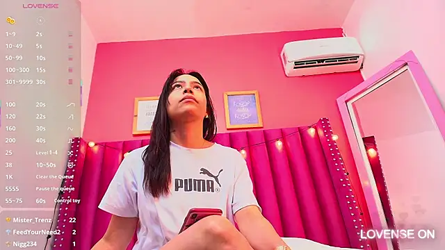 littleebluee online show from 02-13-25, 03:07