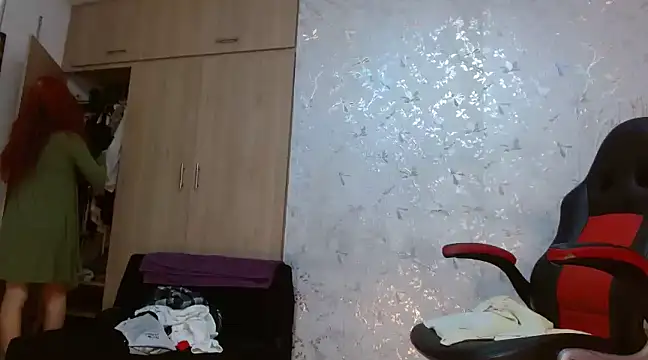 Samantabrown  online show from 03-06-25, 05:33