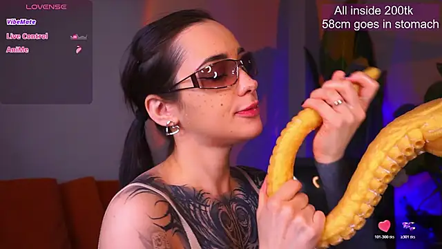 EvaCanton online show from 04-16-26, 02:01