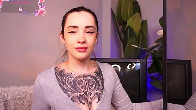 Snapshot of EvaCanton chatting on 06-01-26, 02:02 EvaCanton online show from 06-01-26, 02:02