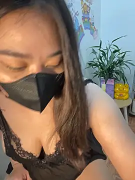 Snapshot of --Lyly-- chatting on 03-11-25, 07:04 --Lyly-- online show from 03-11-25, 07:04