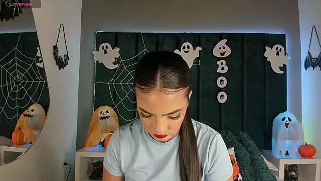 IsabellaGrey19 online show from 10-15-25, 07:25