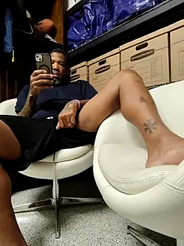 Snapshot of 3prettyboy3 chatting on 09-22-25, 07:32 3prettyboy3 online show from 09-22-25, 07:32