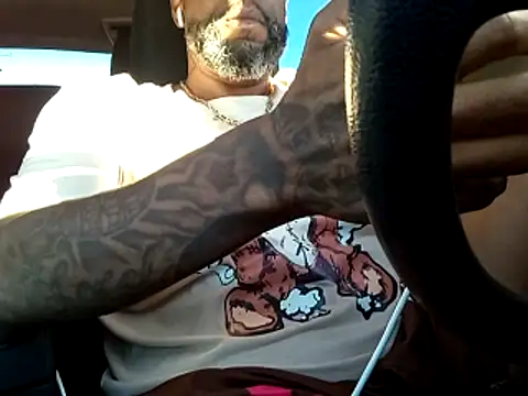 Snapshot of 3prettyboy3 chatting on 10-18-25, 11:38 3prettyboy3 online show from 10-18-25, 11:38