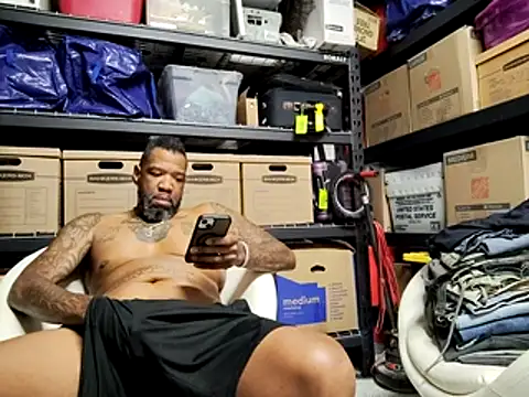 Snapshot of 3prettyboy3 chatting on 10-22-25, 10:37 3prettyboy3 online show from 10-22-25, 10:37