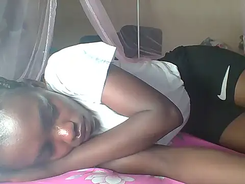 Snapshot of awino001 chatting on 09-15-25, 04:45 awino001 online show from 09-15-25, 04:45