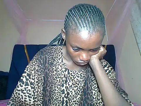 Snapshot of awino001 chatting on 10-18-25, 05:14 awino001 online show from 10-18-25, 05:14