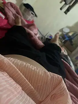 Snapshot of Milk_Mom99 chatting on 12-06-24, 08:37 Milk Mom99 online show from 12-06-24, 08:37