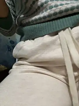 Snapshot of Milk_Mom99 chatting on 12-21-24, 05:47 Milk Mom99 online show from 12-21-24, 05:47