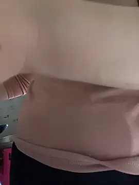 Snapshot of Milk_Mom99 chatting on 12-26-24, 04:32 Milk Mom99 online show from 12-26-24, 04:32