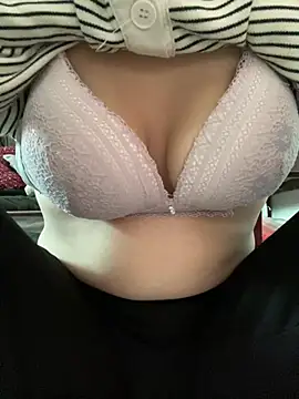 Milk Mom99 online show from 03-25-26, 04:29