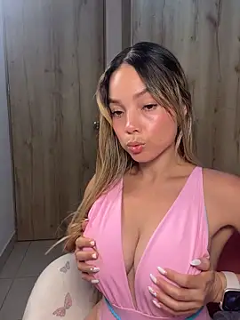 Snapshot of nakary00 chatting on 10-03-25, 11:35 nakary00 online show from 10-03-25, 11:35