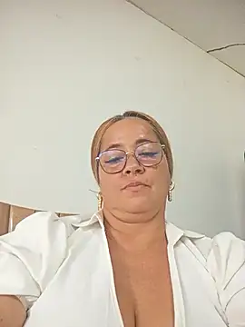 natally ross21 online show from 10-25-25, 02:02