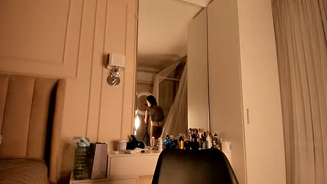 melissa yamazaki online show from 10-31-25, 04:57