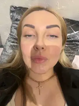 Snapshot of Aleksandrakis chatting on 02-11-25, 08:52 Aleksandrakis online show from 02-11-25, 08:52