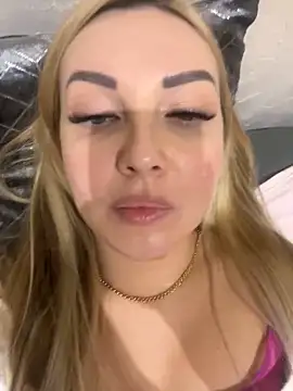 Snapshot of Aleksandrakis chatting on 02-28-25, 09:33 Aleksandrakis online show from 02-28-25, 09:33