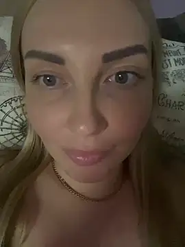 Snapshot of Aleksandrakis chatting on 03-22-25, 10:59 Aleksandrakis online show from 03-22-25, 10:59