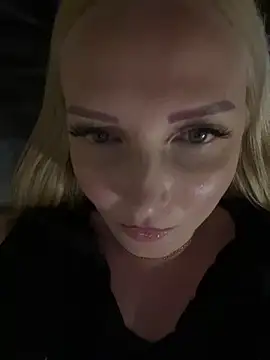 Snapshot of Aleksandrakis chatting on 09-12-25, 04:40 Aleksandrakis online show from 09-12-25, 04:40